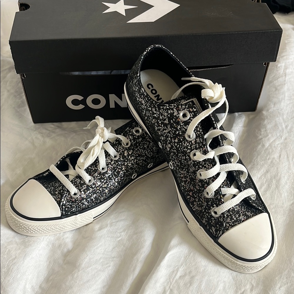 NWT: Converse Speckled Black and White Sneakers in Original Box